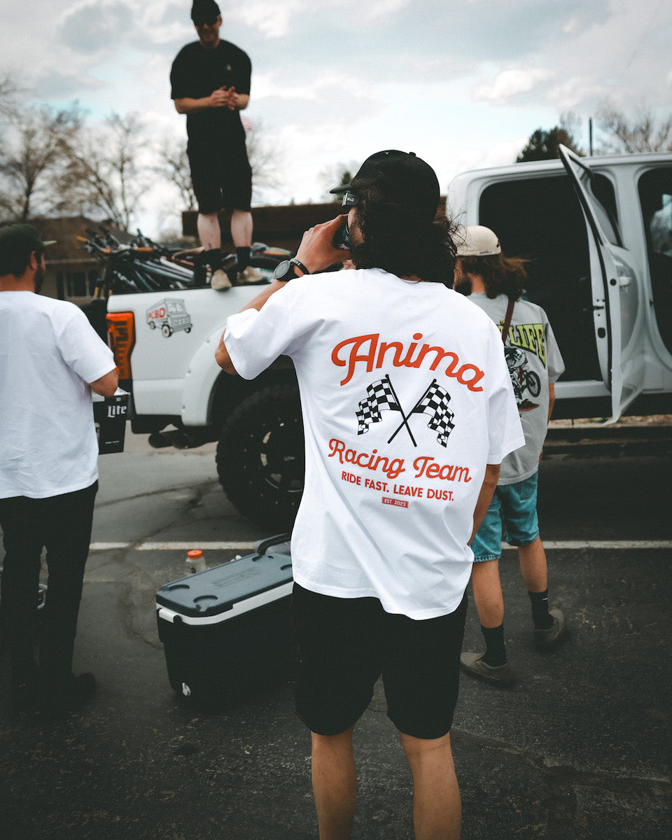 ART GRAPHIC TEE: WHITE