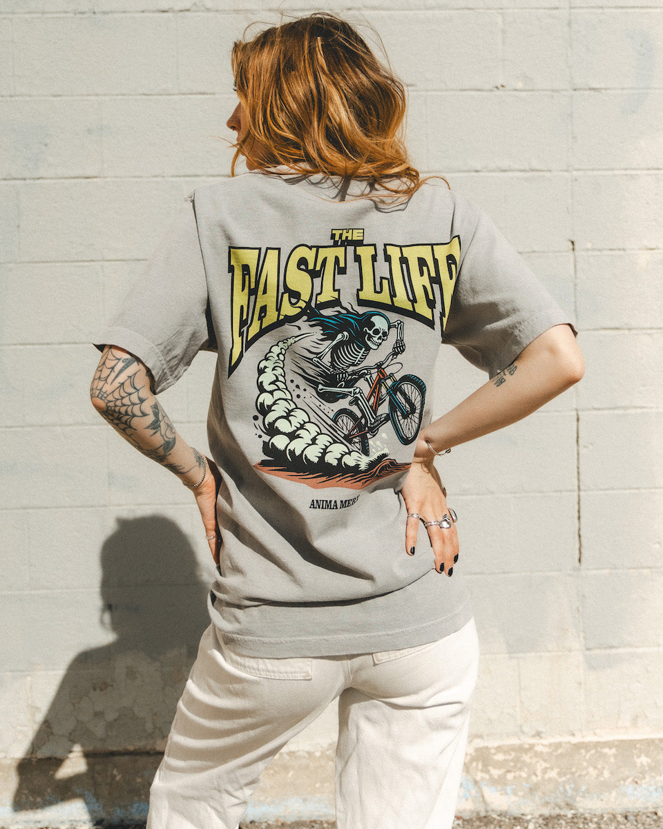 THE FAST LIFE GRAPHIC TEE: GRAY