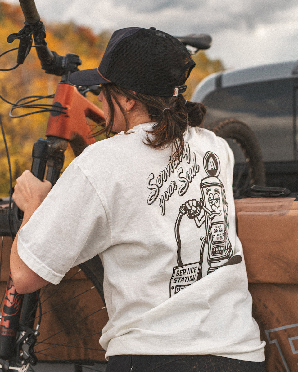 SERVICING YOUR SOUL GRAPHIC TEE: NATURAL