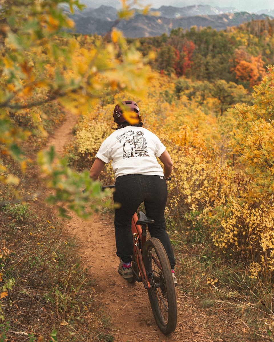 SERVICING YOUR SOUL GRAPHIC TEE: NATURAL